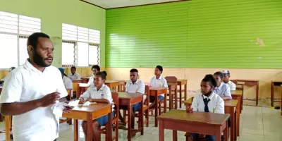 UNIAN SEKOLAH SEDANG BERLANGSUNG TAHUN AJARAN 2023-2024